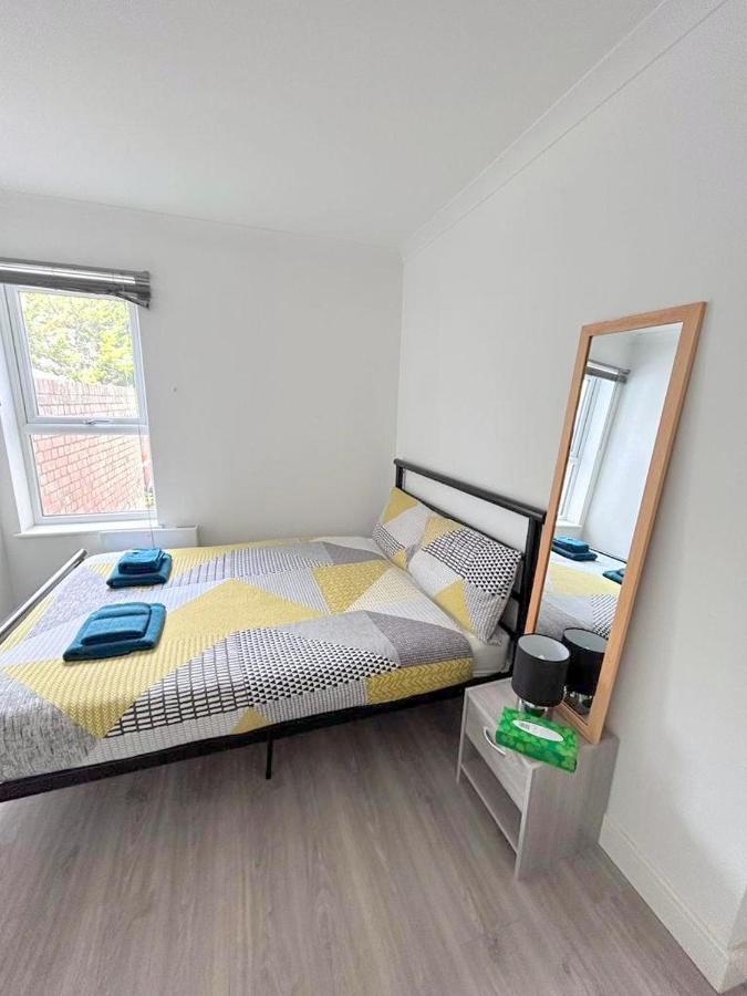 New Florence Rooms 米切姆 外观 照片
